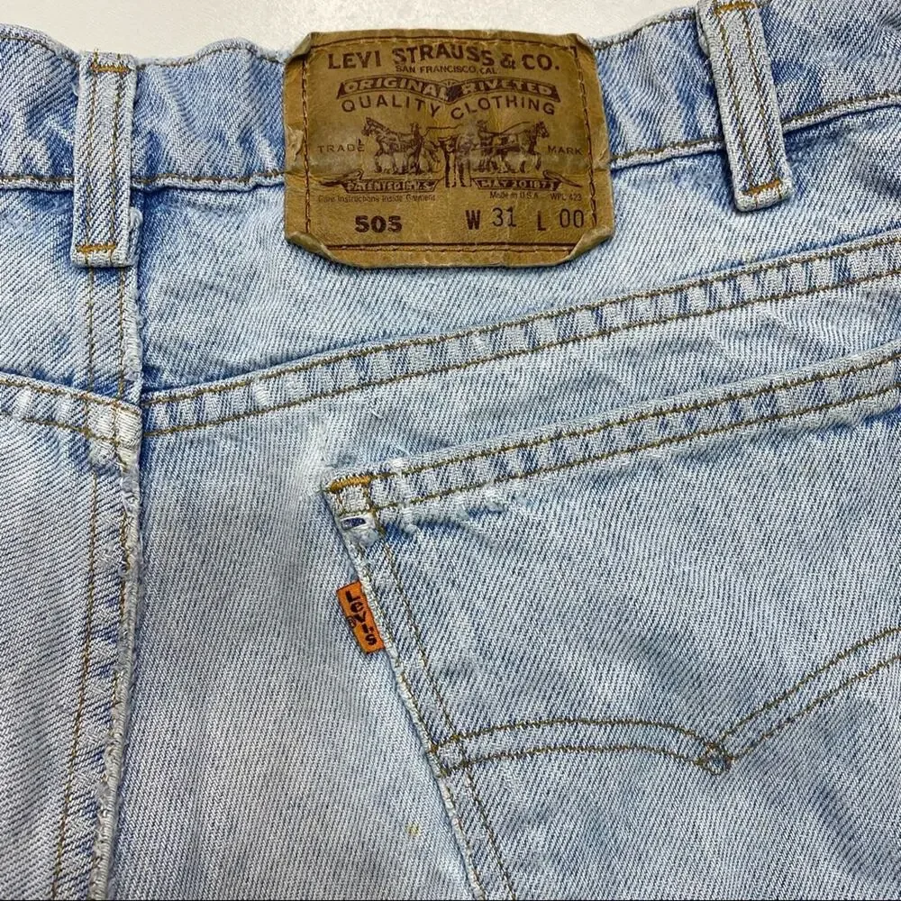 Levi’s Vintage ‘82 Orange Tab surged Hem 505 Light Wash Denim Shorts 31